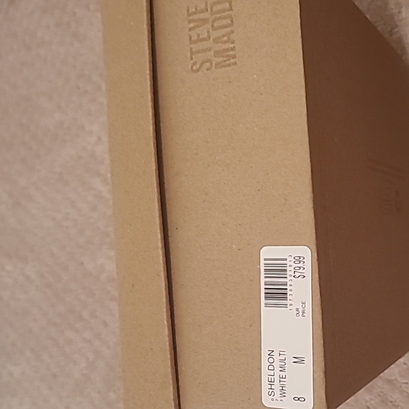 Steve Madden White Sneaker NEW - Picture 10 of 11